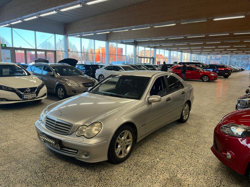 Mercedes-Benz C 2005 Harmaa
