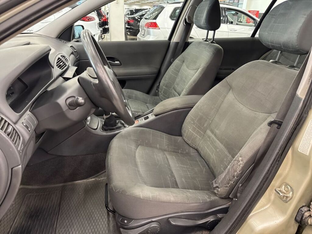 Renault Laguna 2004 Ruskea (beige)
