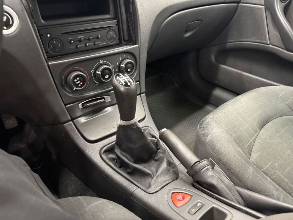 Renault Laguna 2004 Ruskea (beige)