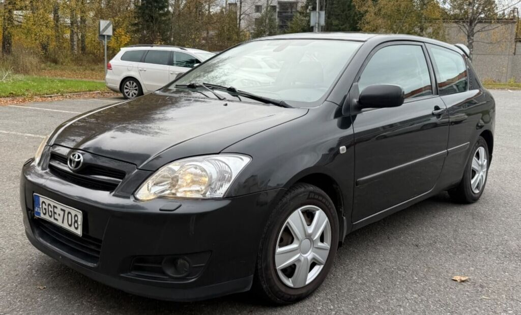 Toyota Corolla 2005 Musta