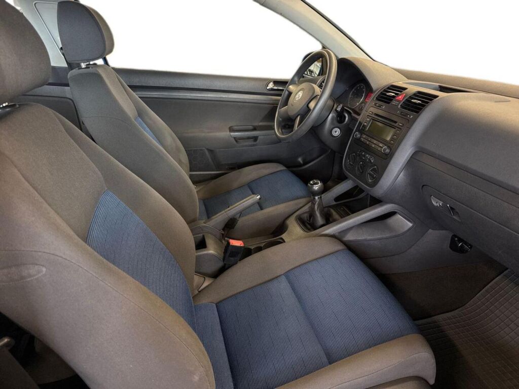 Volkswagen Golf 2005 Sininen