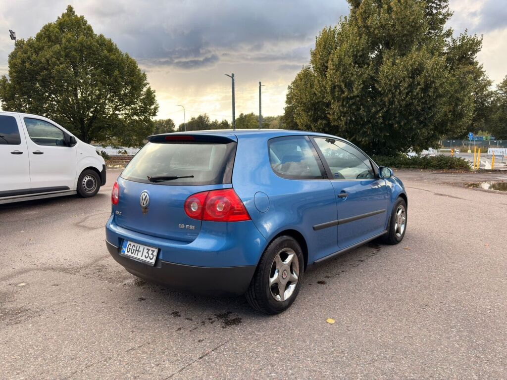Volkswagen Golf 2005 Sininen