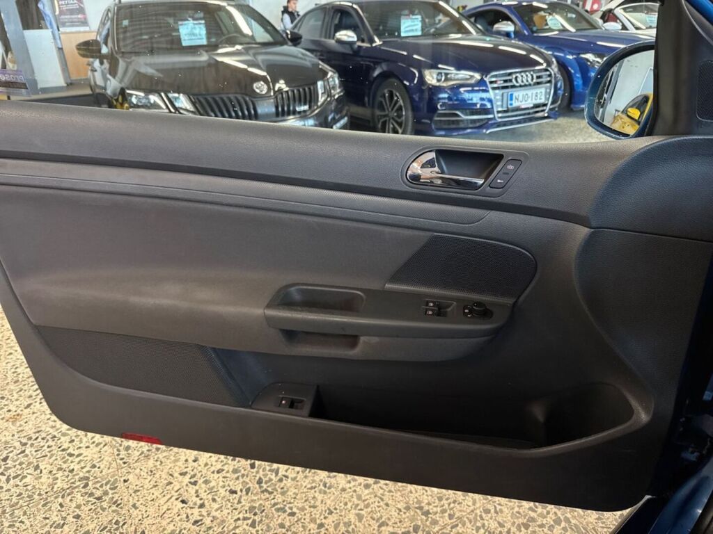 Volkswagen Golf 2005 Sininen