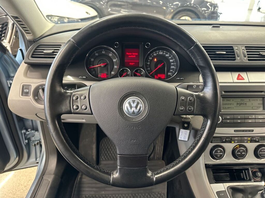 Volkswagen Passat 2005 Sininen