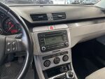 Volkswagen Passat 2005 Sininen
