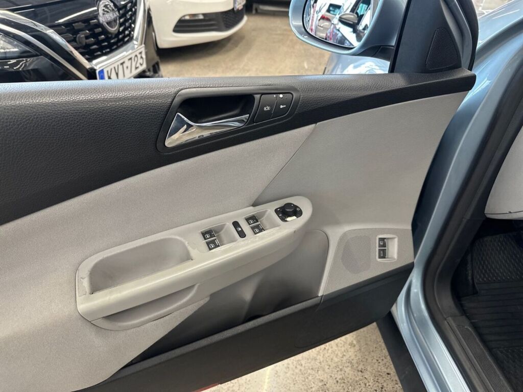 Volkswagen Passat 2005 Sininen
