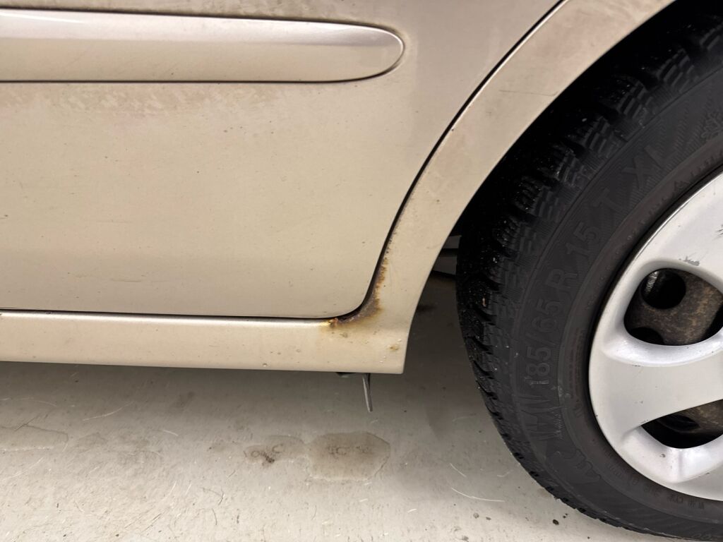 Kia Cerato 2006 Ruskea (beige)