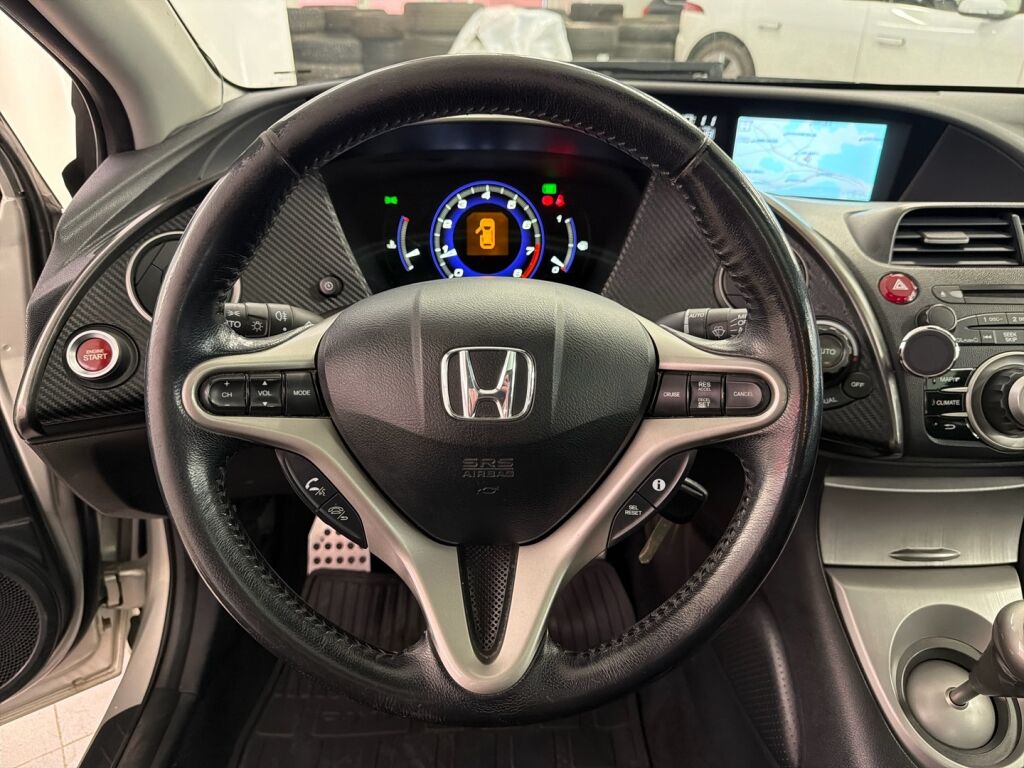 Honda Civic 2006 Ruskea (beige)