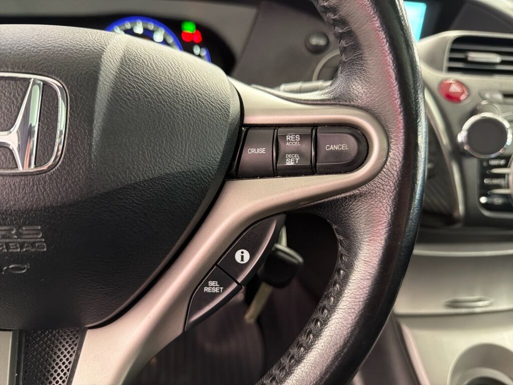 Honda Civic 2006 Ruskea (beige)