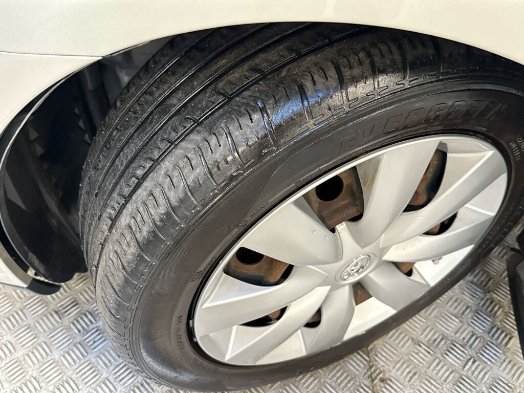 Toyota Avensis 2006 Hopea