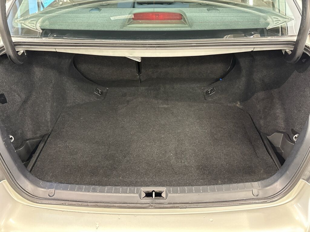 Toyota Avensis 2006 Hopea