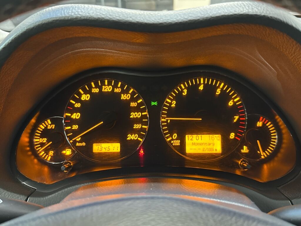 Toyota Avensis 2006 Hopea