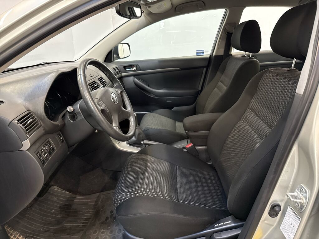 Toyota Avensis 2006 Hopea