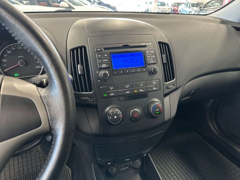 Hyundai i30 2009 Hopea