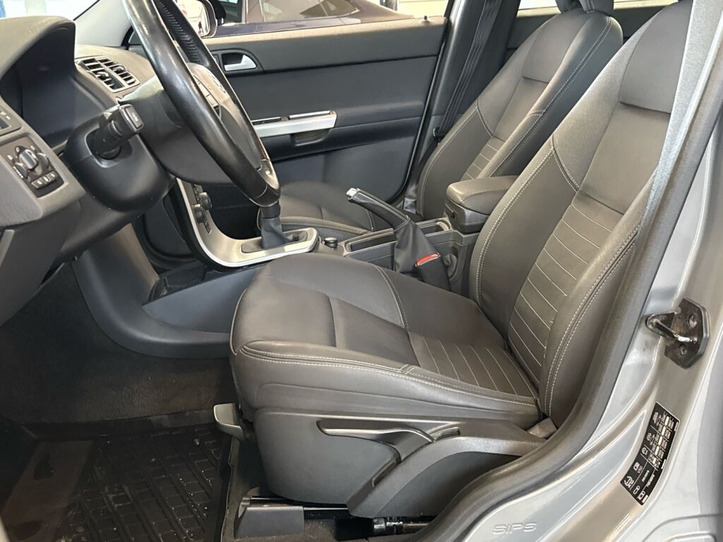 Volvo V50 2006 Harmaa