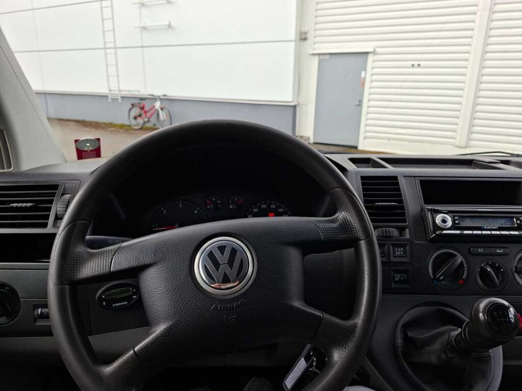 Volkswagen Transporter 2006 Ruskea (beige)