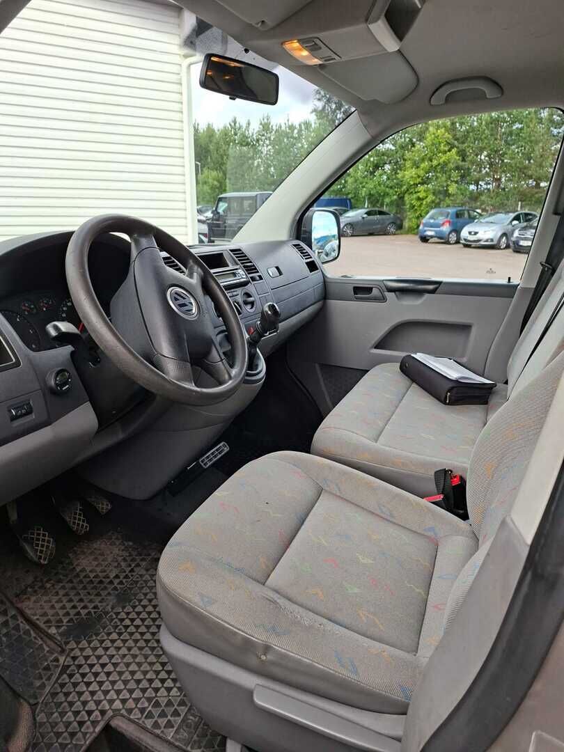 Volkswagen Transporter 2006 Ruskea (beige)