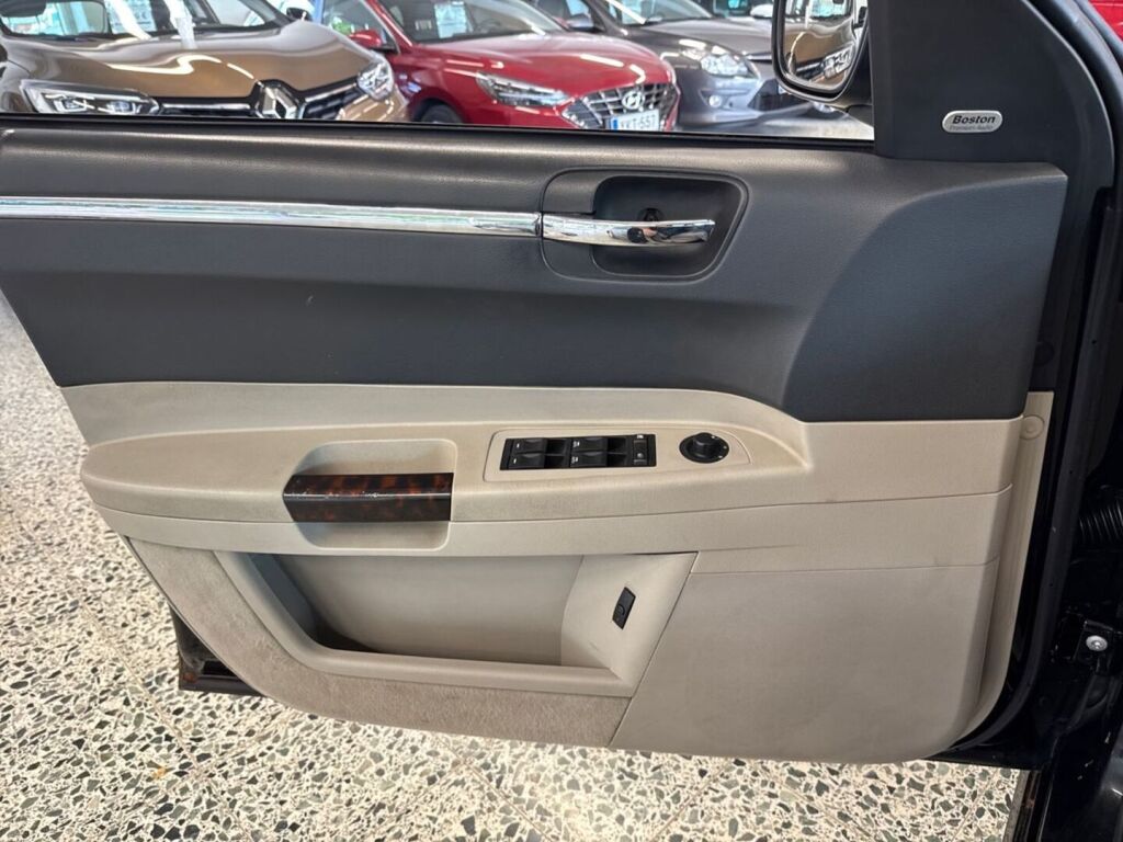 Chrysler 300C 2006 Musta