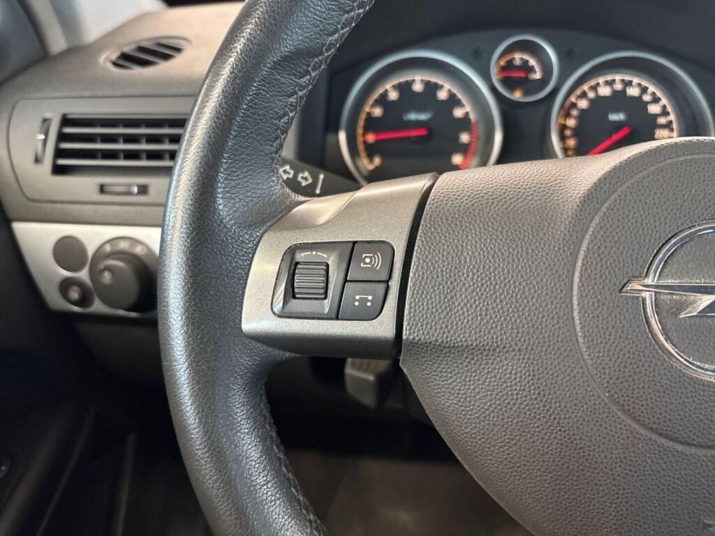 Opel Astra 2007 Ruskea (beige)