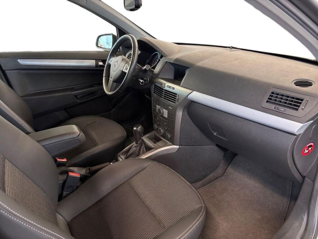 Opel Astra 2007 Ruskea (beige)