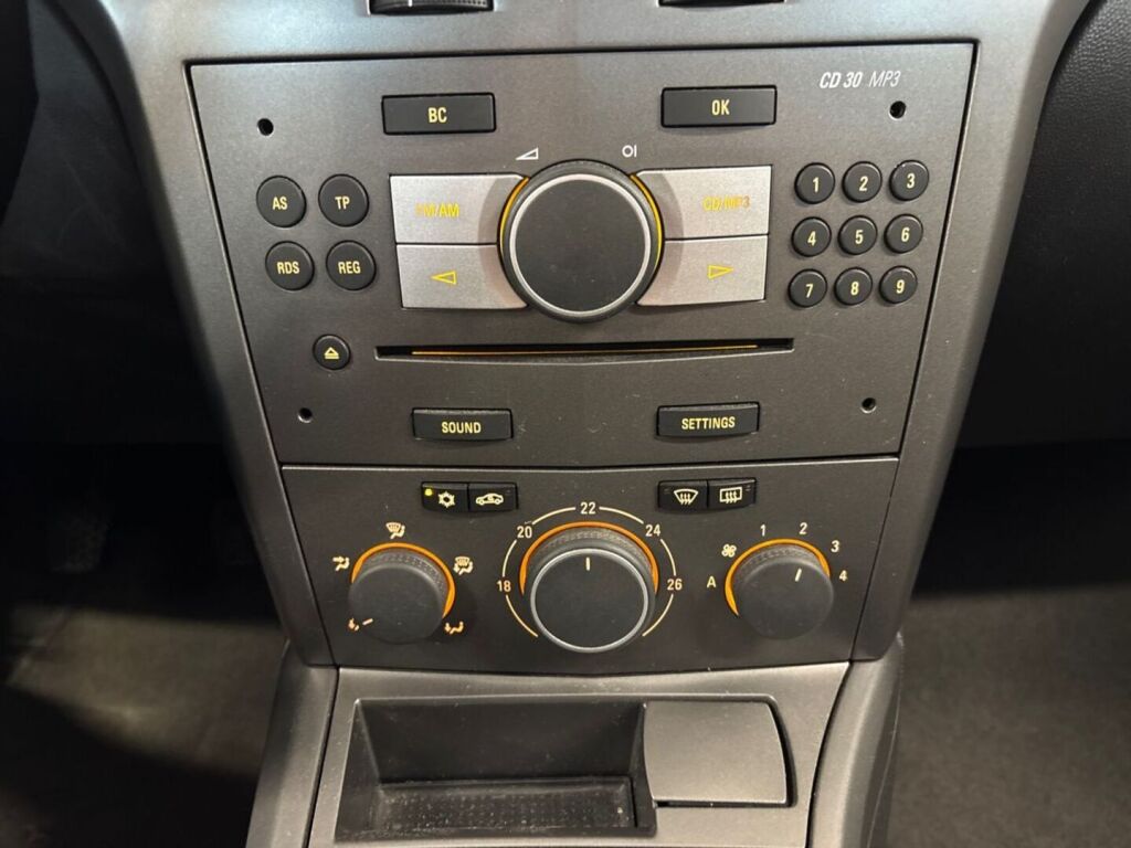 Opel Astra 2007 Ruskea (beige)