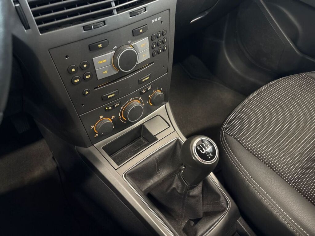 Opel Astra 2007 Ruskea (beige)