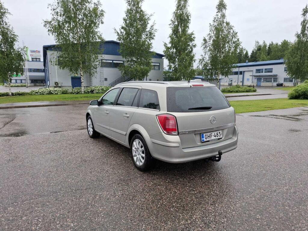 Opel Astra 2007 Ruskea (beige)
