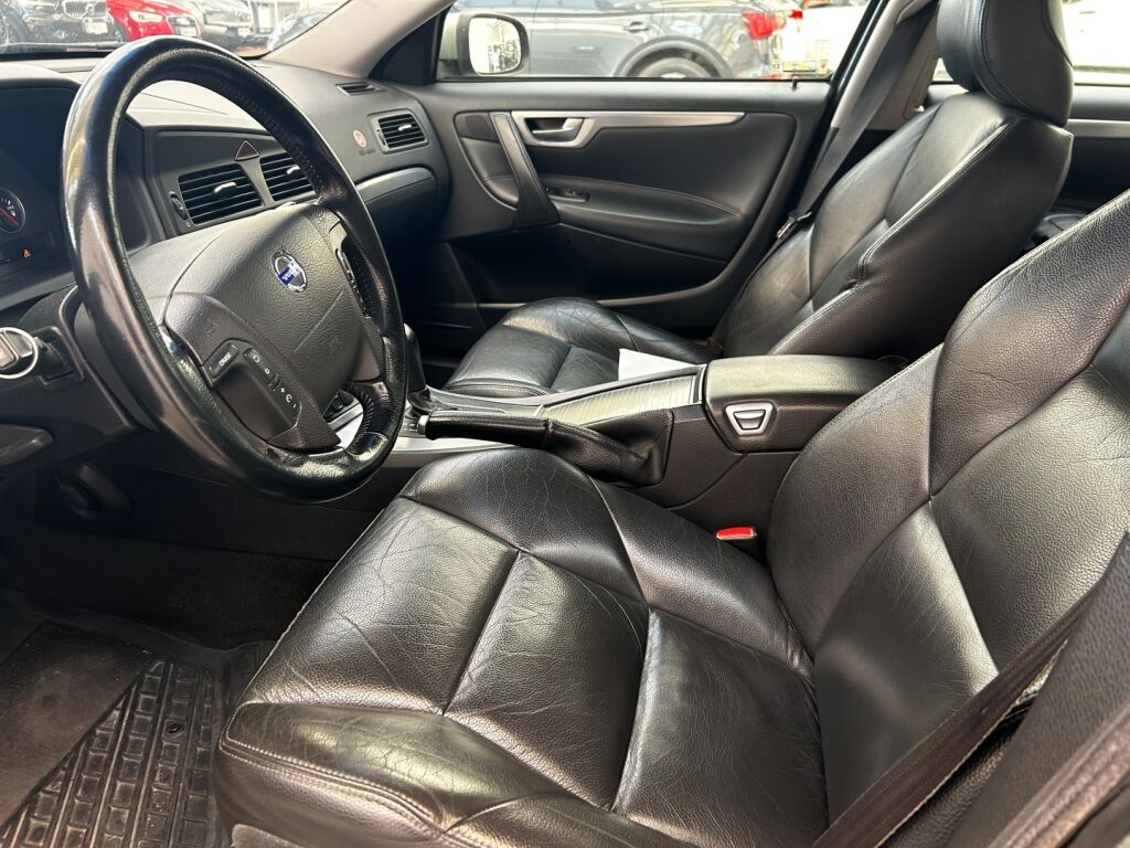 Volvo V70 2006 Vihreä