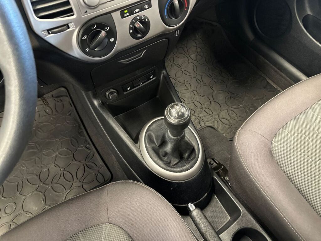 Hyundai i20 2011 Vihreä