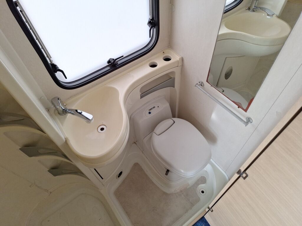 Autoroller Trigano 2007 Valkoinen