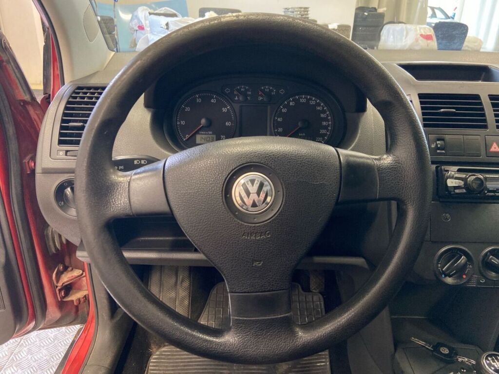 Volkswagen Polo 2007 Punainen