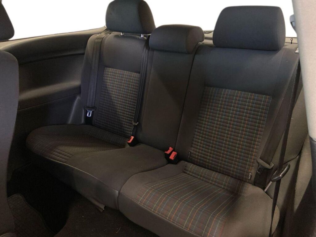 Volkswagen Polo 2007 Punainen