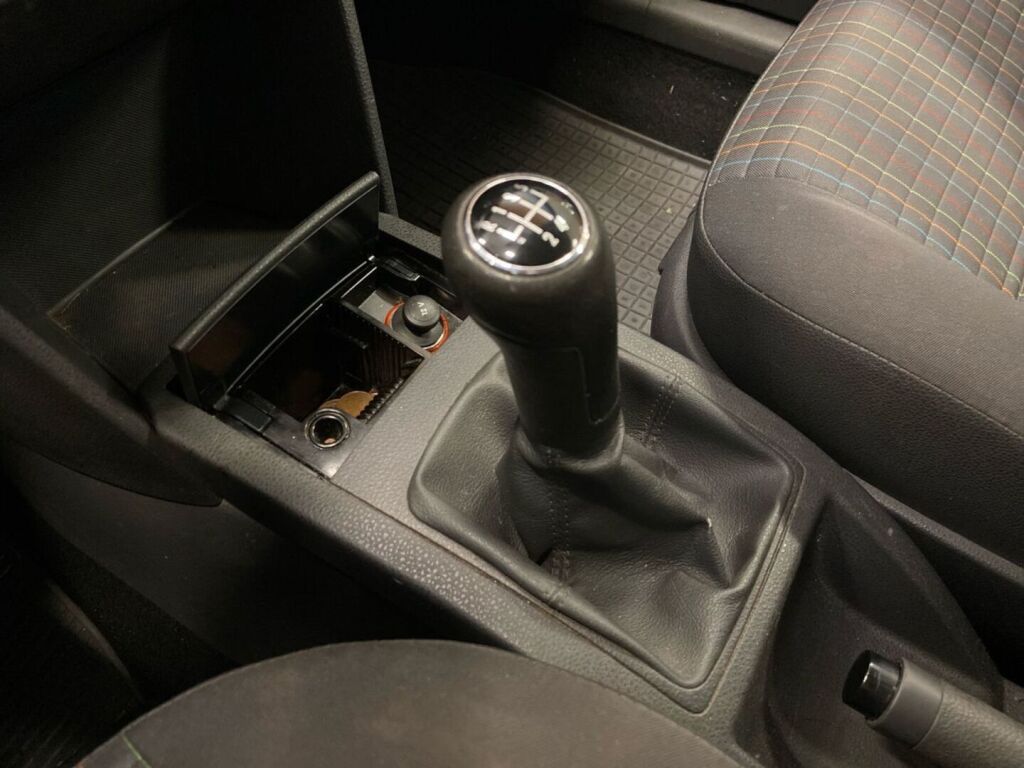Volkswagen Polo 2007 Punainen