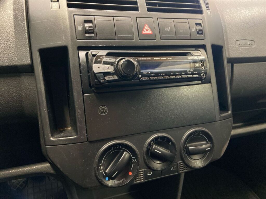Volkswagen Polo 2007 Punainen