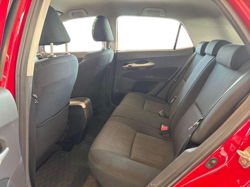 Toyota Auris 2007 Punainen
