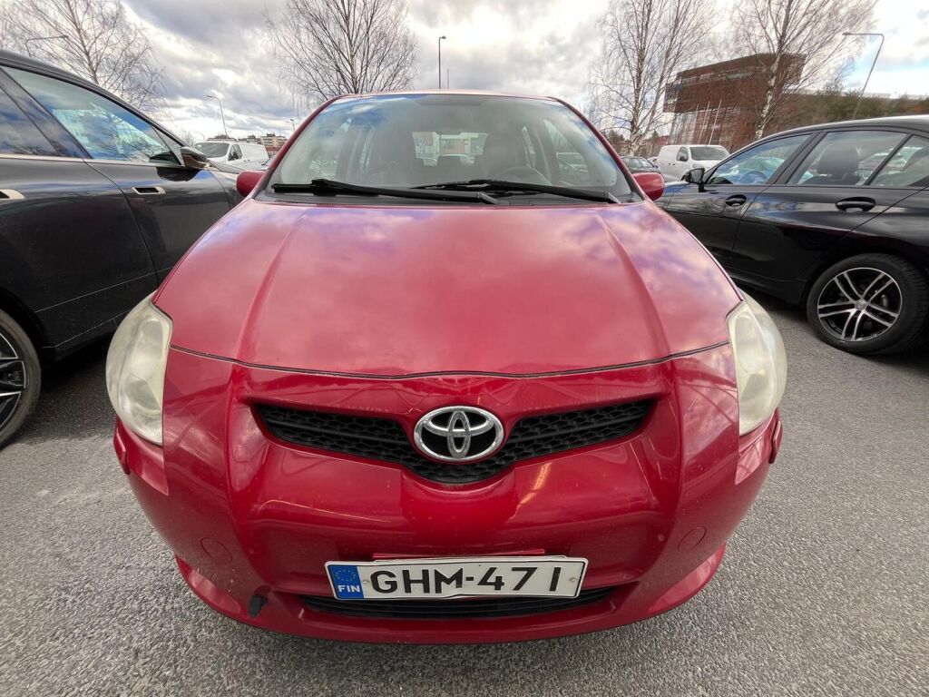 Toyota Auris 2007 Punainen