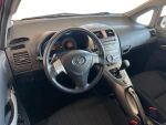 Toyota Auris 2007 Punainen