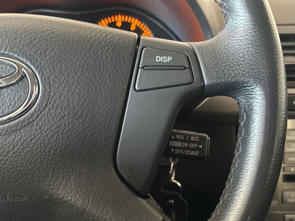 Toyota Avensis 2008 Punainen