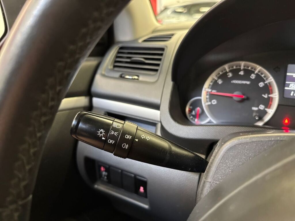 Suzuki Swift 2012 Punainen