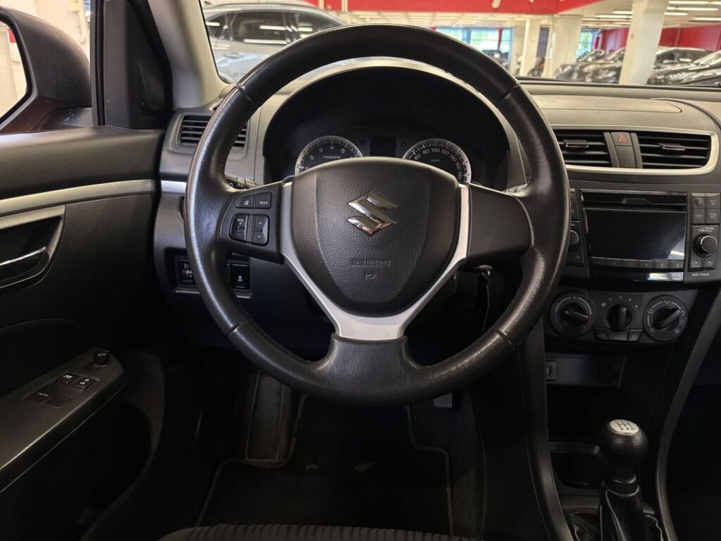 Suzuki Swift 2012 Punainen