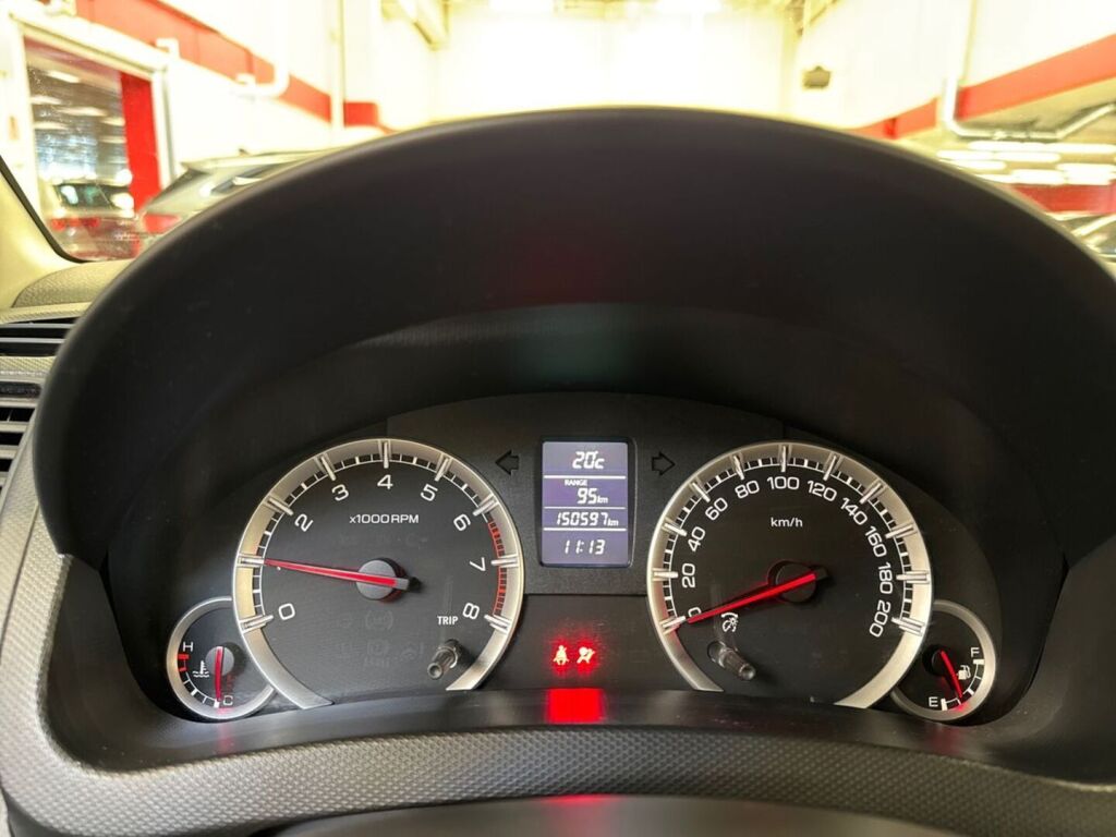 Suzuki Swift 2012 Punainen