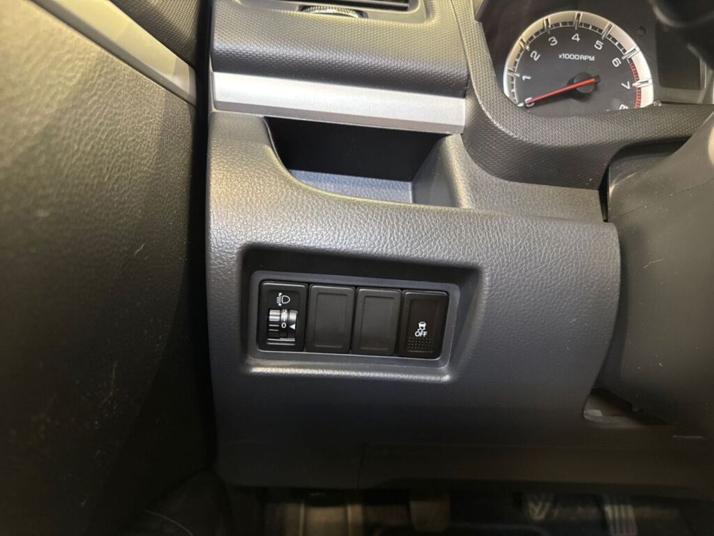 Suzuki Swift 2012 Punainen