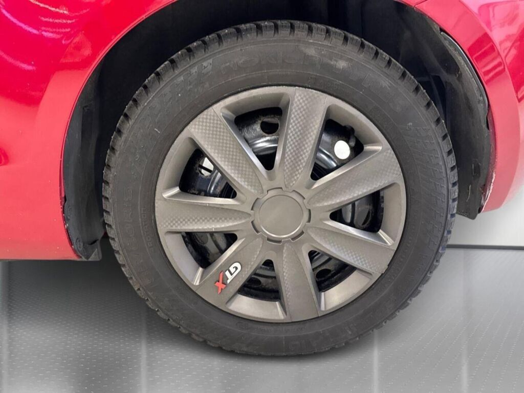 Suzuki Swift 2012 Punainen