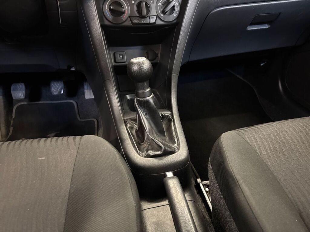 Suzuki Swift 2012 Punainen