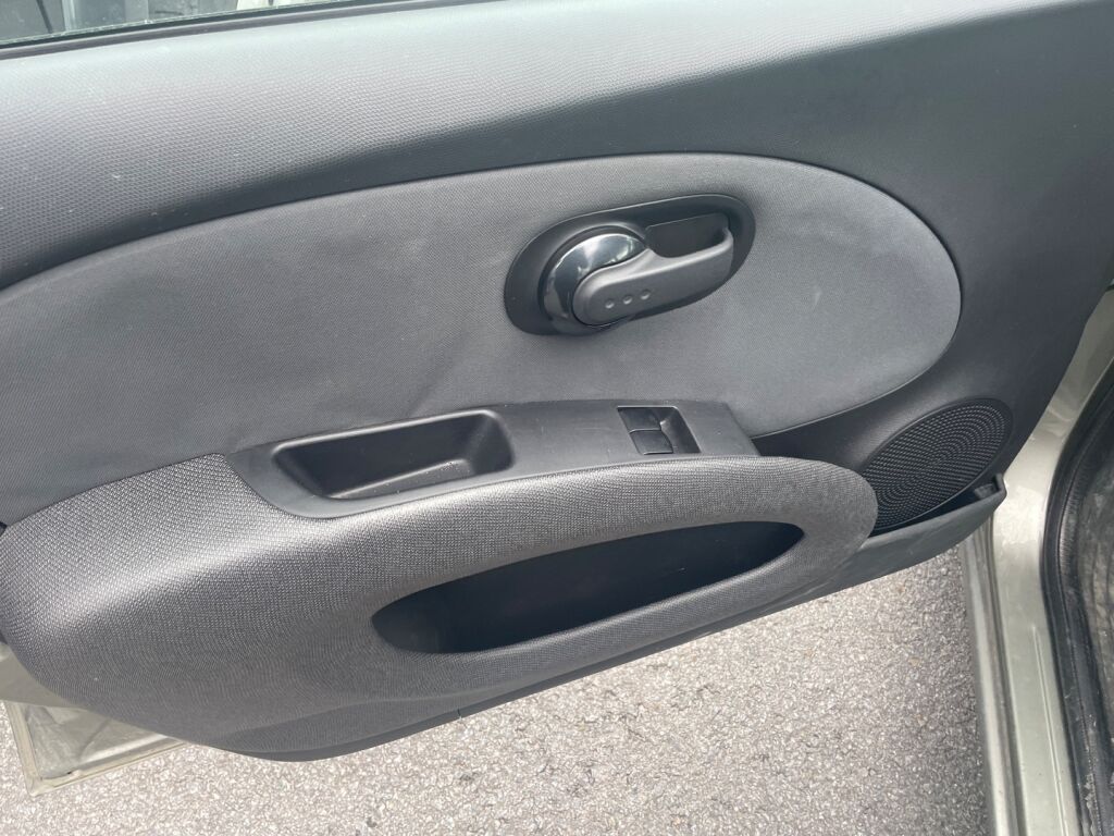 Nissan Micra 2007 Harmaa