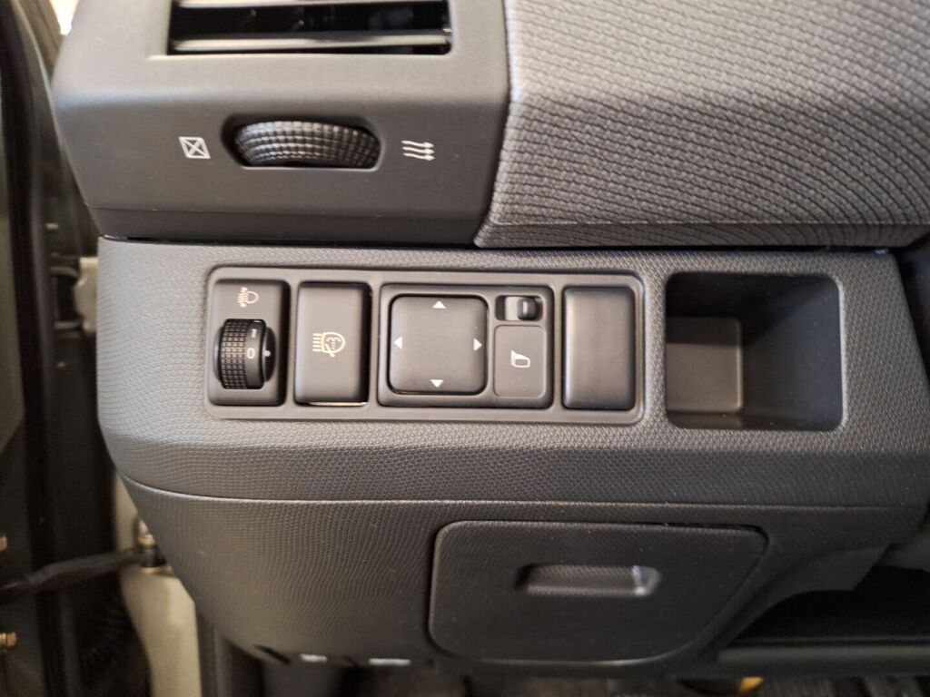 Nissan Micra 2007 Harmaa