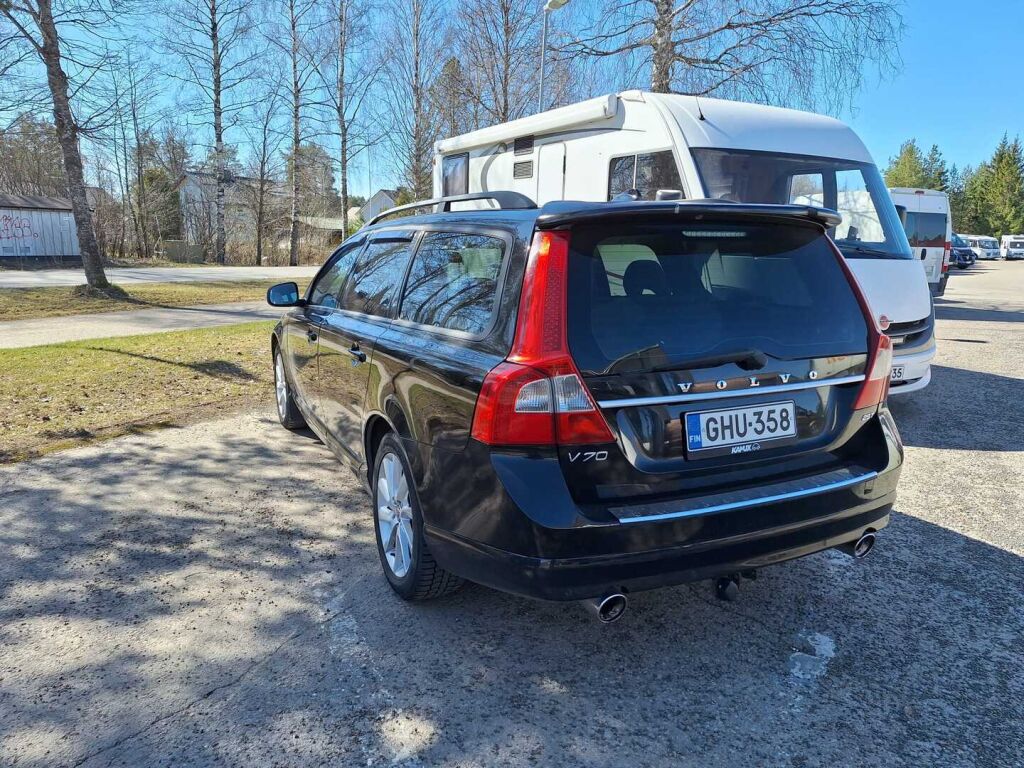 Volvo V70 2007 Musta