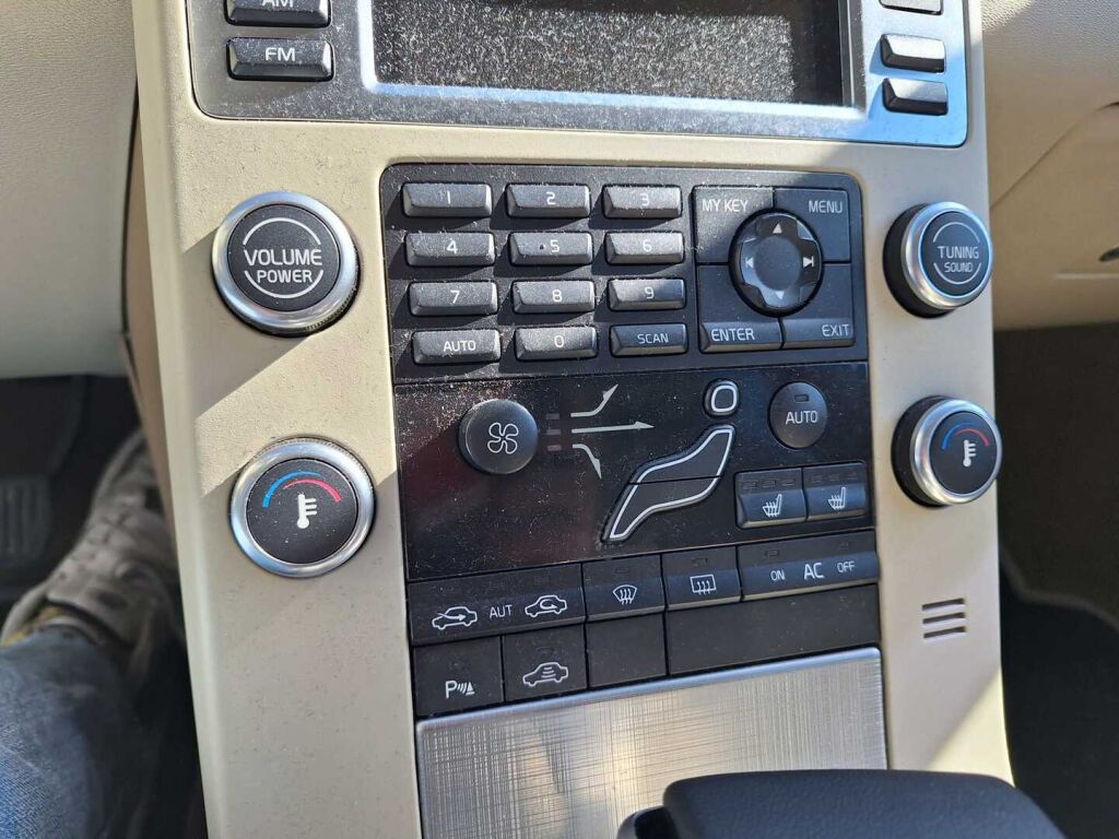 Volvo V70 2007 Musta