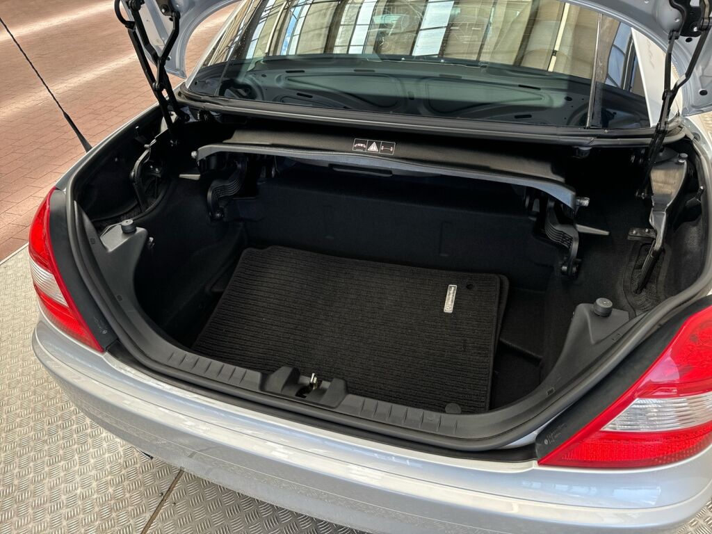 Mercedes-Benz SLK 2004 Hopea