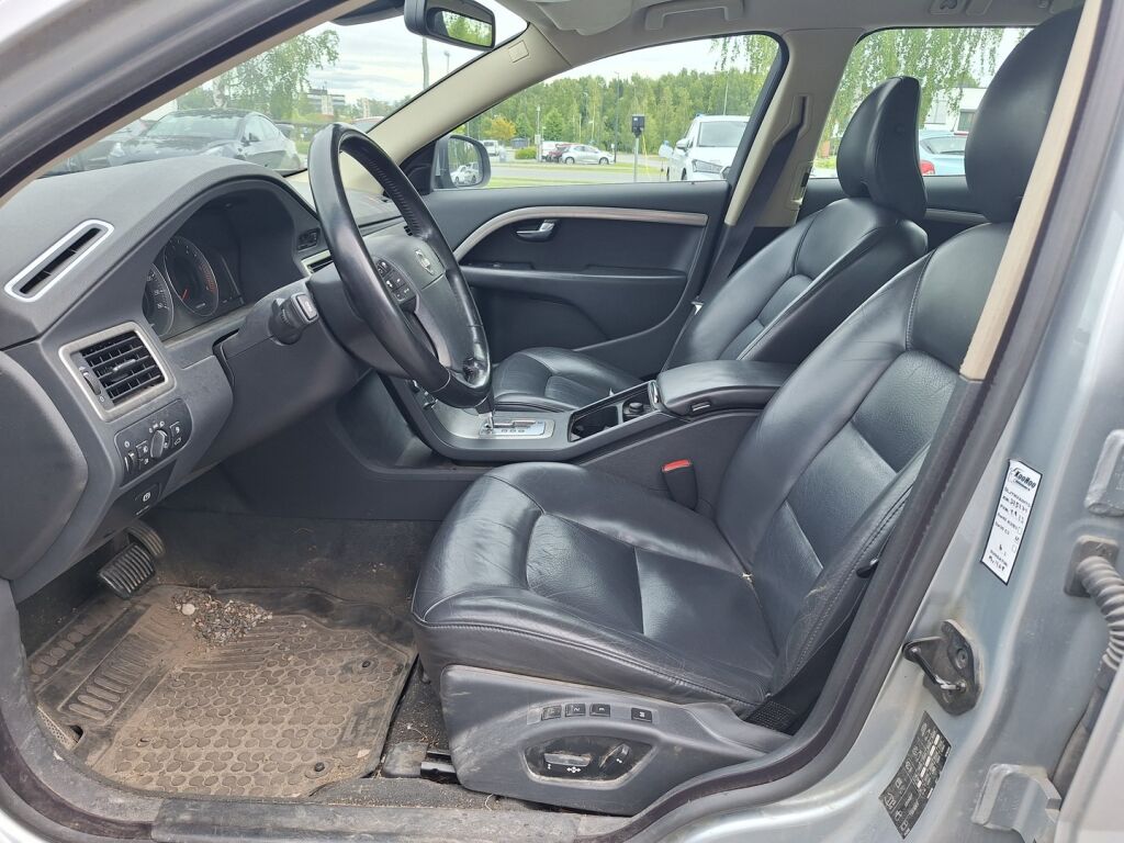 Volvo V70 2008 Harmaa